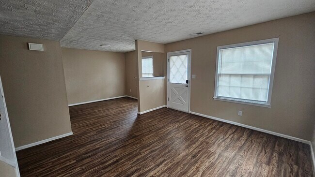 Foto del edificio - 534 Oak Meadow Ln