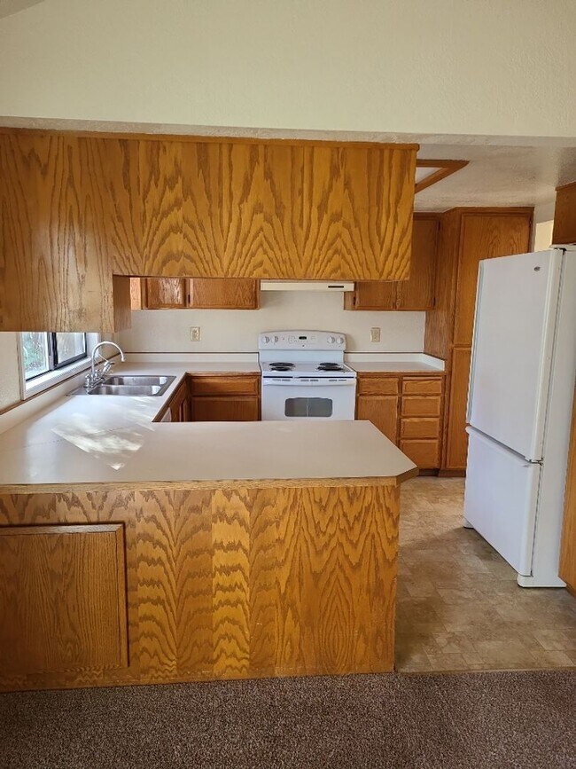 Foto del edificio - Comfortable 3 bed, 2 bath home in Medford