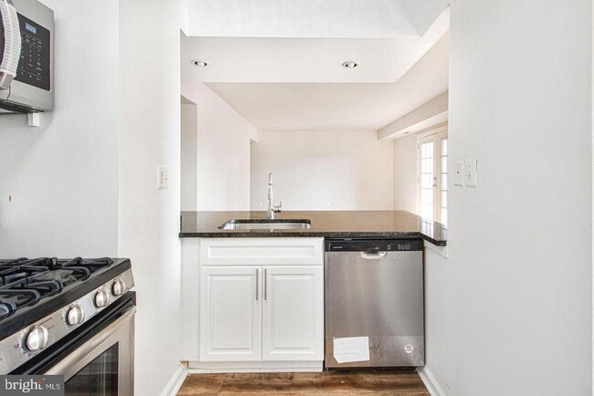 Foto del edificio - 2502 Markham Ln