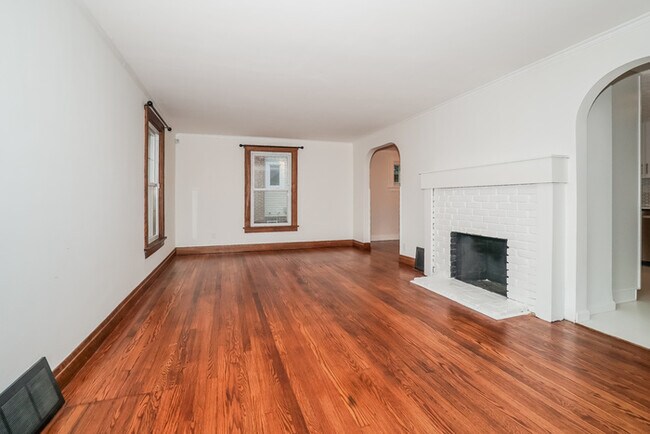 Building Photo - 1676 Edgefield Rd