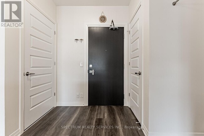 Building Photo - 102 Grovewood Common