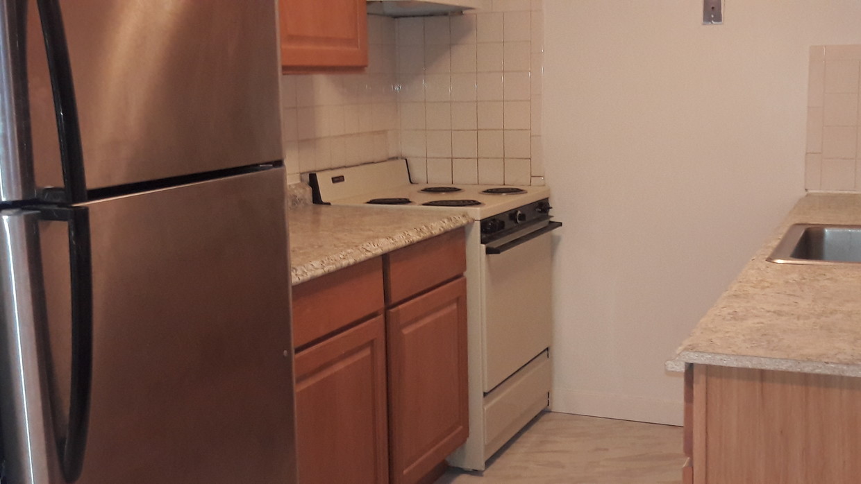 Primary Photo - 131 Pierce St