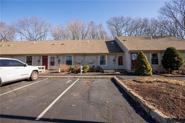 Building Photo - 565 Smithfield Rd