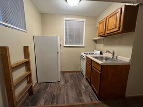 Building Photo - 474 Herschel St