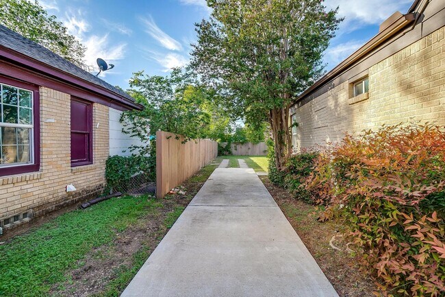 Foto del edificio - Charming 3BR House in Dallas