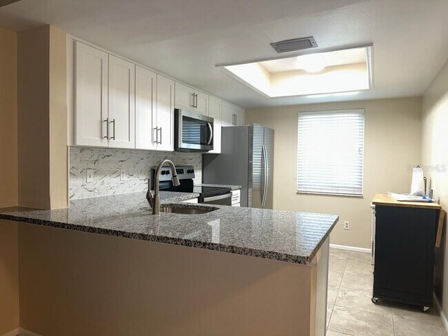 Foto del edificio - 261 Cypress Ln