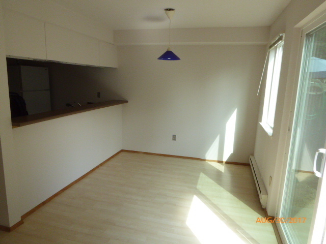 Foto del edificio - 1 Bed 1.5 Bath 2 Story Townhome in Hampton...