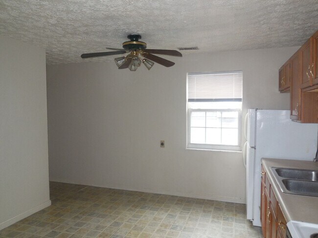 Foto del edificio - First Floor Apartment in Collinsville!