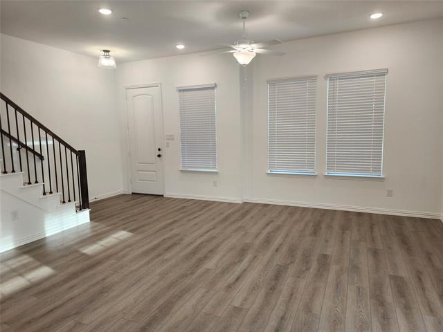 Building Photo - 627 Redwood Wy