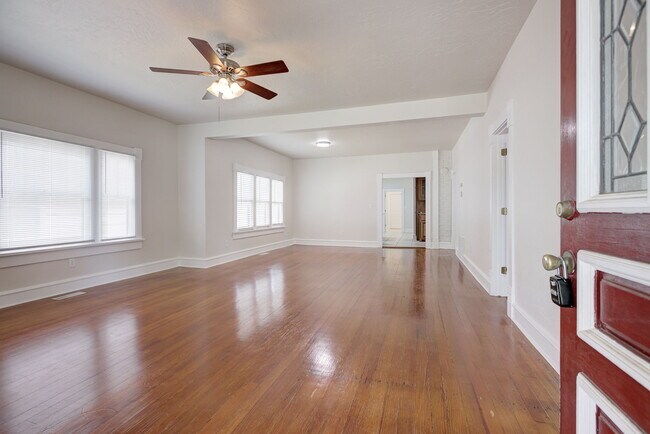 Foto del edificio - 1005 Classen Blvd