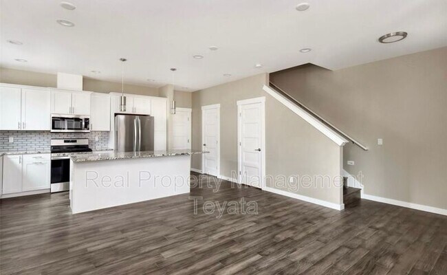 Building Photo - 5686 Sunstone Pl