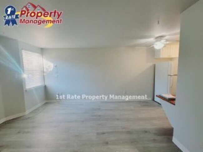 Foto del edificio - 1681 N Laurel St