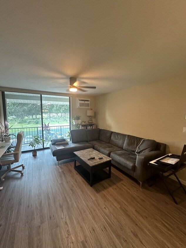 Foto principal - 466 A Liberty St