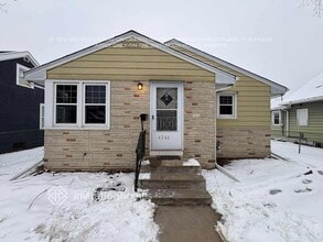 Building Photo - 4240 6th St NE
