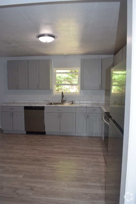 Building Photo - 229 Cliftview Dr