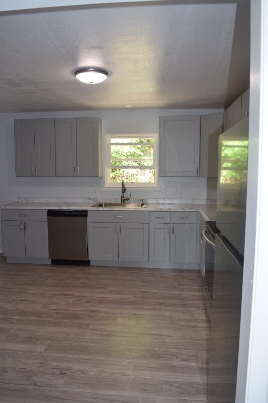 Foto principal - 229 Cliftview Dr