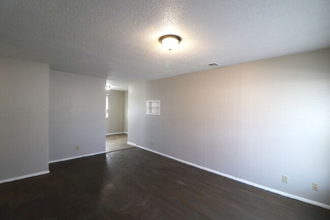 Foto del edificio - Charming 3 bedroom home on Corner Lot!