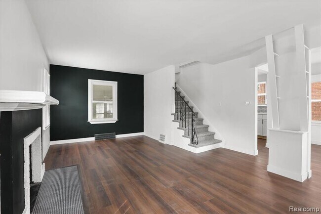 Building Photo - 15829 Minock St
