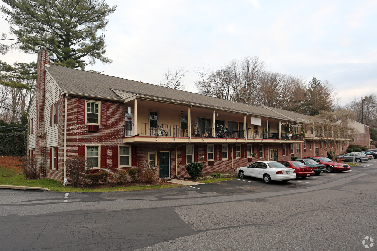 Primary Photo - Wallingford Arms Apartments