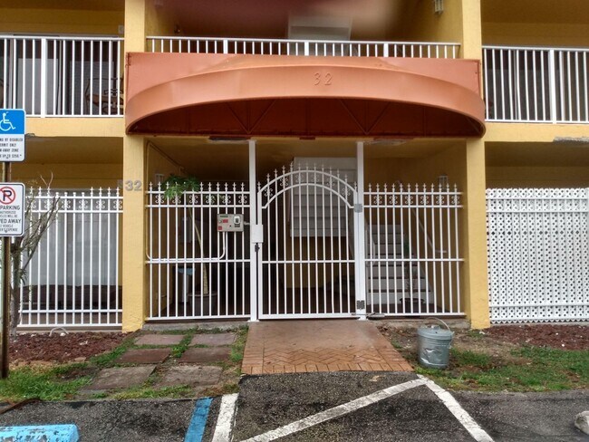 Foto del edificio - 32 NE 22nd Ave