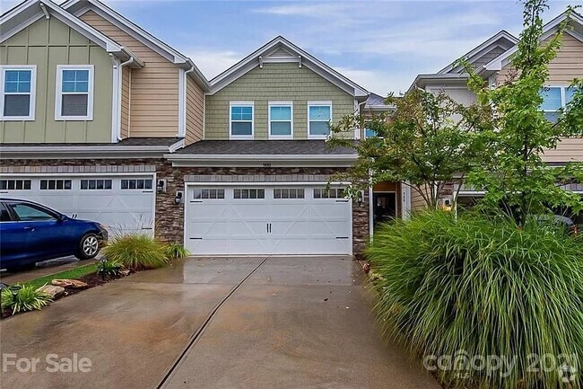 Building Photo - 988 Pennington Dr