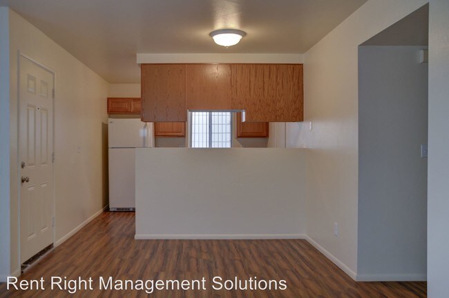 Building Photo - 744 2nd St