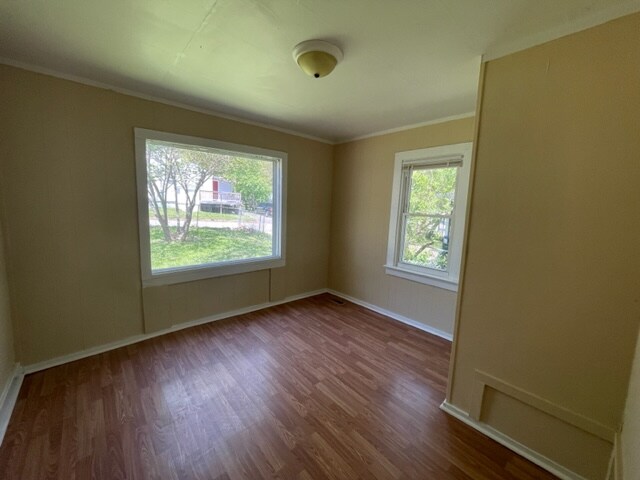Building Photo - 300 E Highland Dr