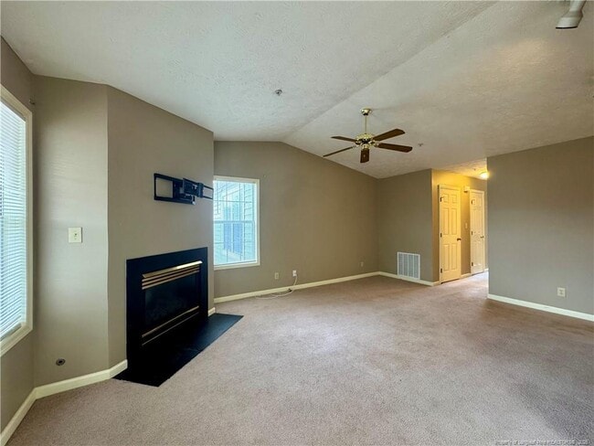 Foto del edificio - 308 Waterdown Dr