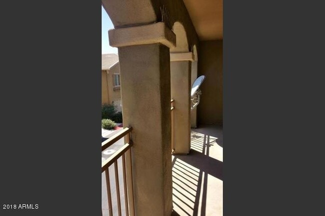 Foto del edificio - 2250 E Deer Valley Dr