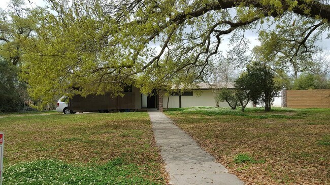 Building Photo - 609 Beverly Dr