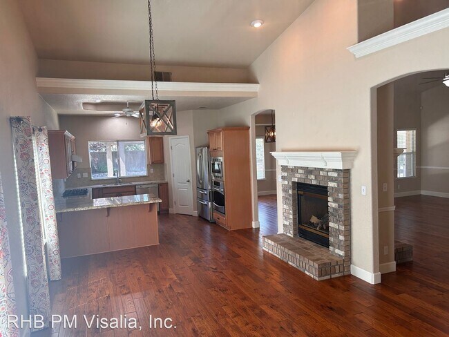 Building Photo - 4 br, 2 bath House - 5038 W Modoc Ave