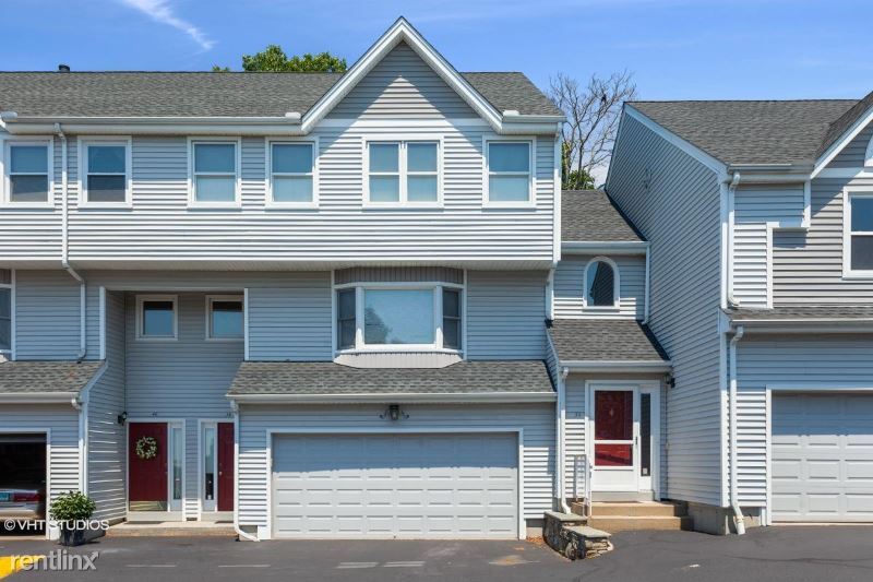 2445 Park Ave, Bridgeport, CT 06604 Townhome Rentals in Bridgeport CT
