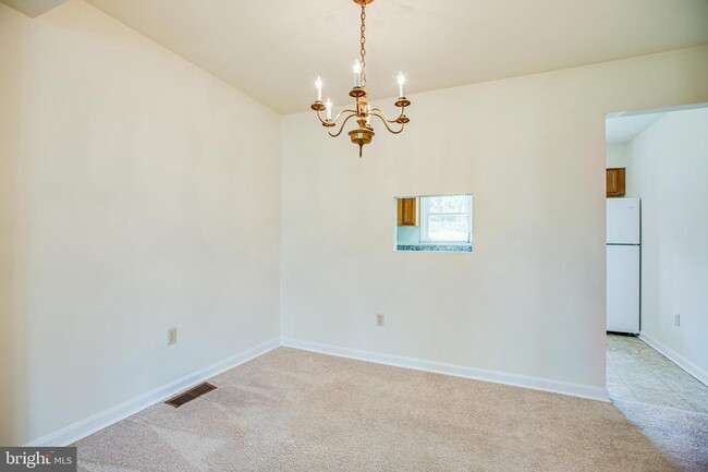 Foto del edificio - 118 Kings Mill Dr