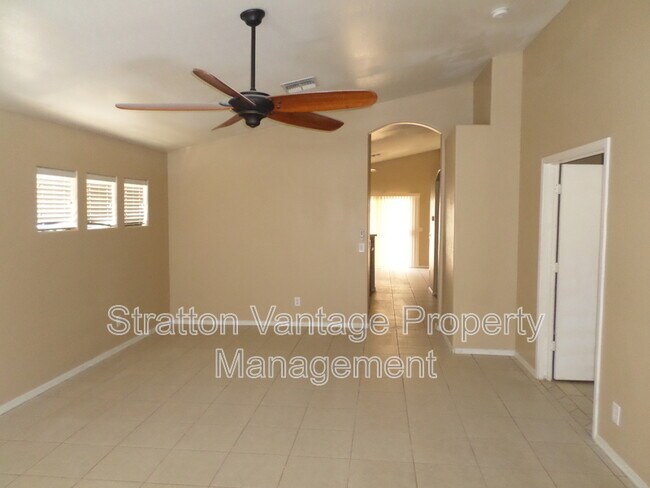 Foto del edificio - 7182 W Stella Ave
