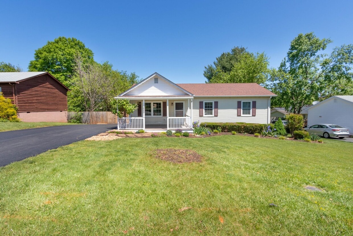 Primary Photo - Culpeper Single Family Home for Rent