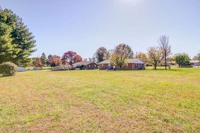 Foto del edificio - 4165 Hawkins Dr