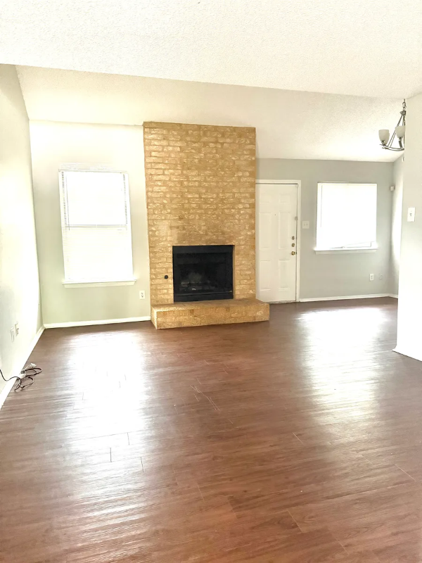 Building Photo - 301 Villa Oaks Cir