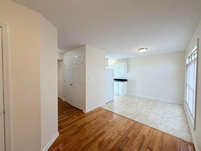 Building Photo - 218 Wayne Dr