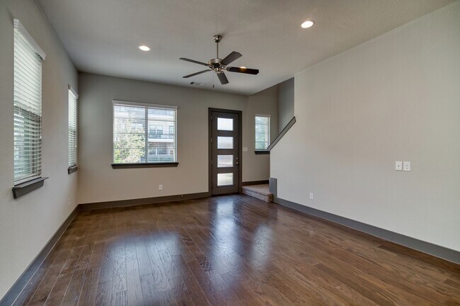 Foto del edificio - 216 Wimberly St