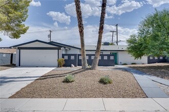 Building Photo - 1531 Commanche Dr