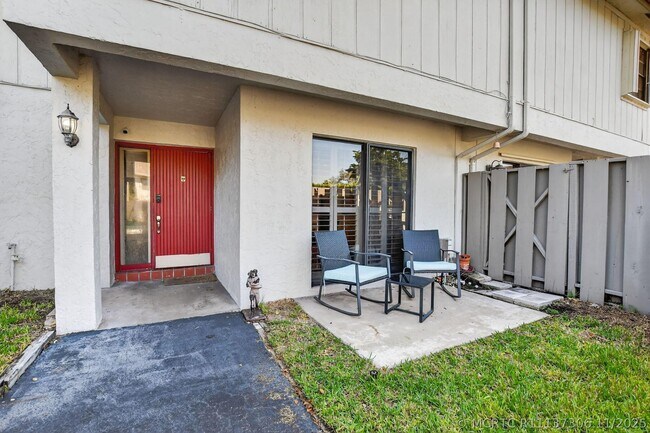 Foto del edificio - 372 Deer Creek Wildwood Ln E