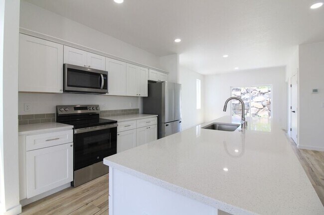 Building Photo - 441 War Room Ct