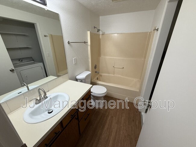 Foto del edificio - 1227 2nd St