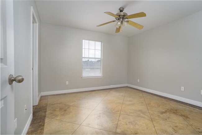 Building Photo - 1110 Moss Hill