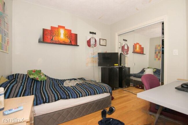 Foto del edificio - 3 br, 2 bath Duplex - 48 Shannon St 2