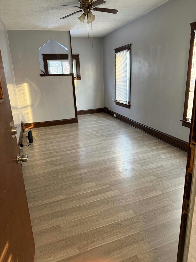 Foto del edificio - 3631 E 133rd St