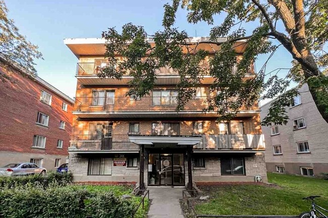 Photo du bâtiment - District C.D.N. Apartments