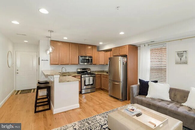 Foto del edificio - 922 Madison St NW