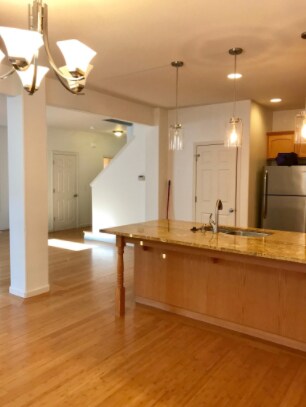 Building Photo - 15112 NE 1st Ave