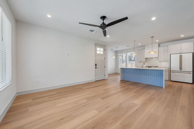 Foto del edificio - 917 E 37th St